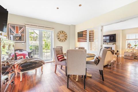 63 Knox Road, Guildford, GU2 9AH