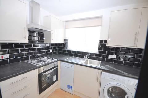 3 bedroom terraced house to rent, Tylsworth Close, Amersham HP6