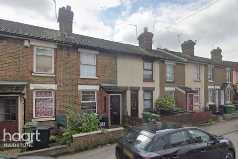 2 bedroom terraced house to rent, Tonbridge Road, Maidstone