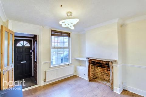 2 bedroom terraced house to rent, Tonbridge Road, Maidstone