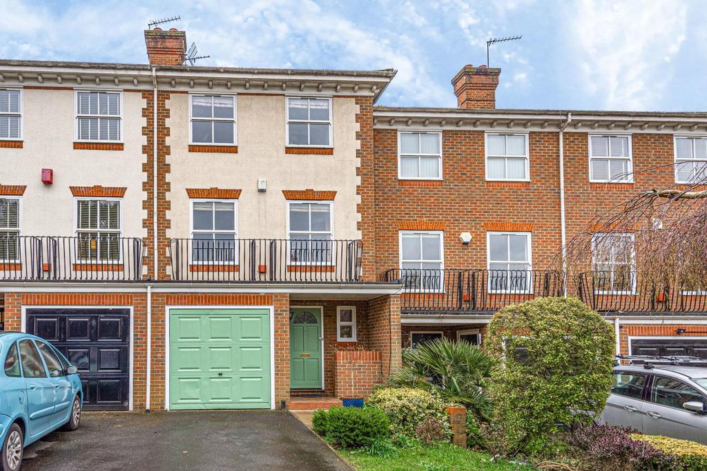 Regency Mews, Beckenham 4 bed terraced house £750,000