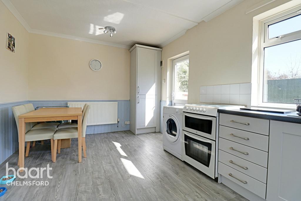 Rothbury Road, Chelmsford 3 bed semidetached house £300,000