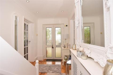 44 Lingley Drive, Wainscott, Rochester, ME2 4NE
