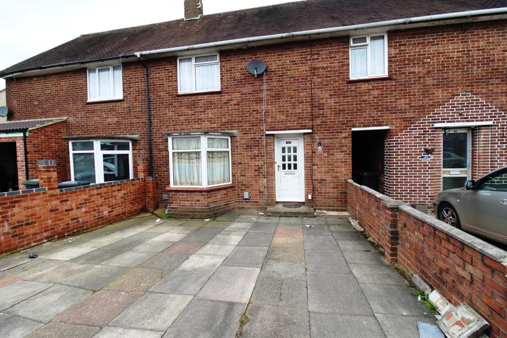 Longcroft Road, Farley Hill, Luton, LU1 3 bed terraced house £1,050