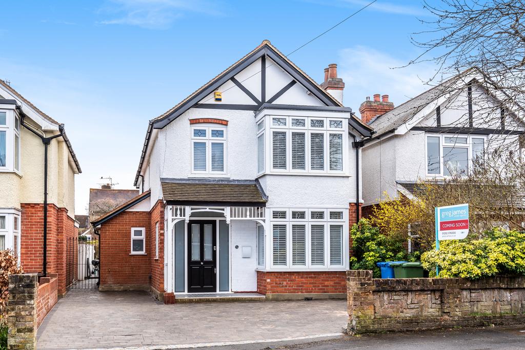 Highgate Lane, Farnborough, GU14 4 bed detached house £679,950