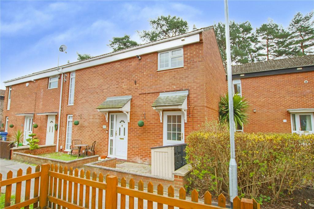 Helmsdale, Crown Wood, Bracknell, RG12 3 bed semidetached house £350,000