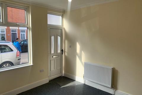 2 bedroom terraced house to rent, 28 BOLTON ROAD LE3 6AB