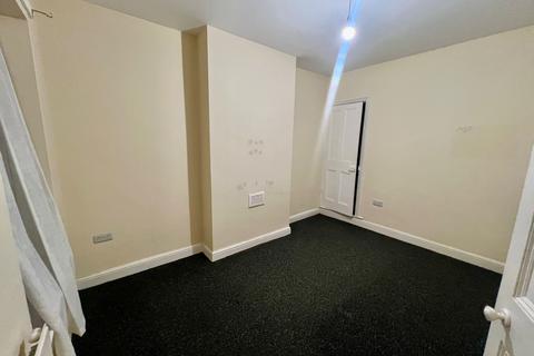 2 bedroom terraced house to rent, BOLTON ROAD LE3 6AB