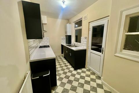 2 bedroom terraced house to rent, BOLTON ROAD LE3 6AB
