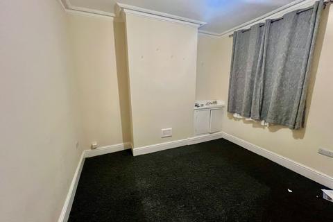 2 bedroom terraced house to rent, BOLTON ROAD LE3 6AB