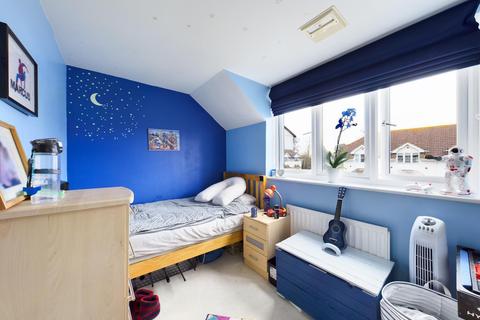 22 Harcourt, Wraysbury, Staines, TW19 5DY