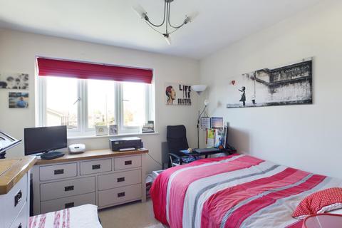 22 Harcourt, Wraysbury, Staines, TW19 5DY