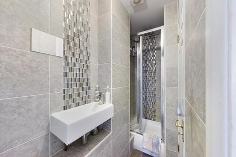 22 Harcourt, Wraysbury, Staines, TW19 5DY