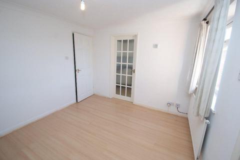 1 bedroom flat to rent, Eastfield Road, Andover, SP10