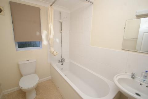 1 bedroom flat to rent, Eastfield Road, Andover, SP10