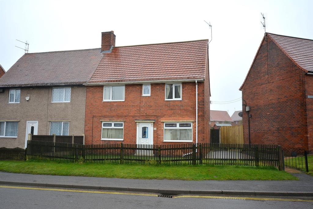 Heath Road, Holmewood, Chesterfield... 3 bed semidetached house £125,000