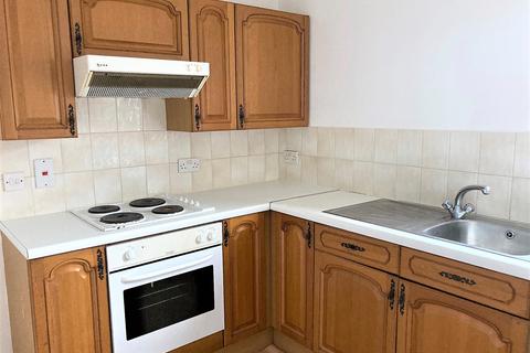 1 bedroom apartment to rent, Ash Court