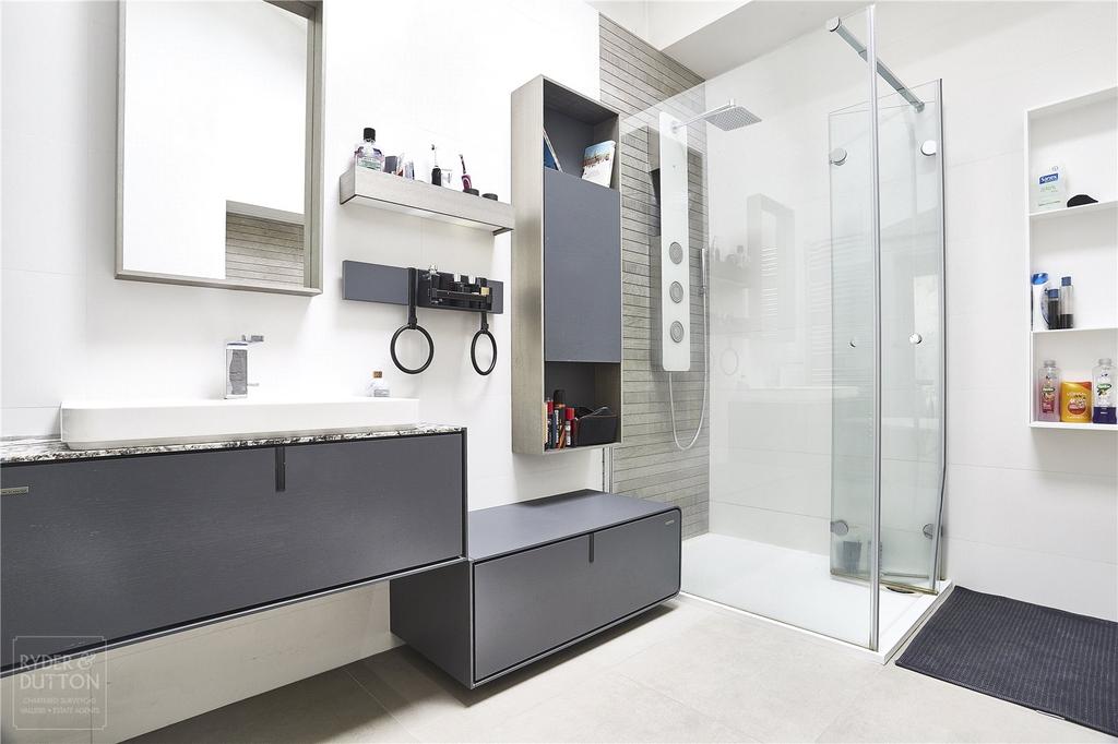 Bathroom & Shower
