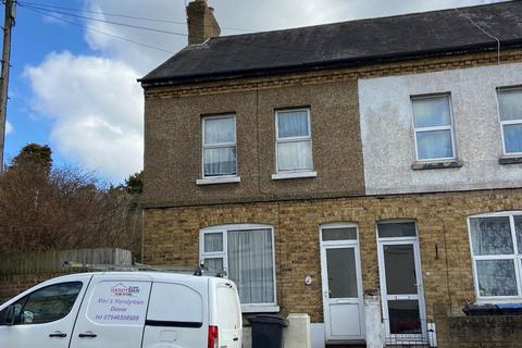 3 bedroom terraced house to rent, Whitfield Avenue, Dover