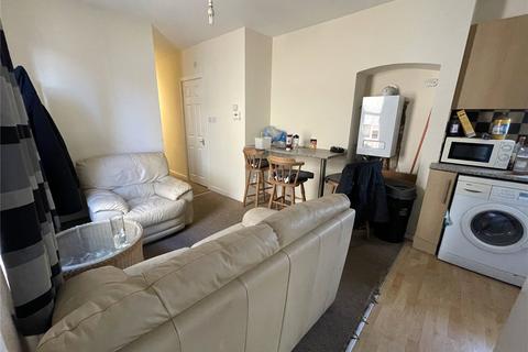 3 bedroom apartment to rent, Wallisdown Road, Poole, BH12