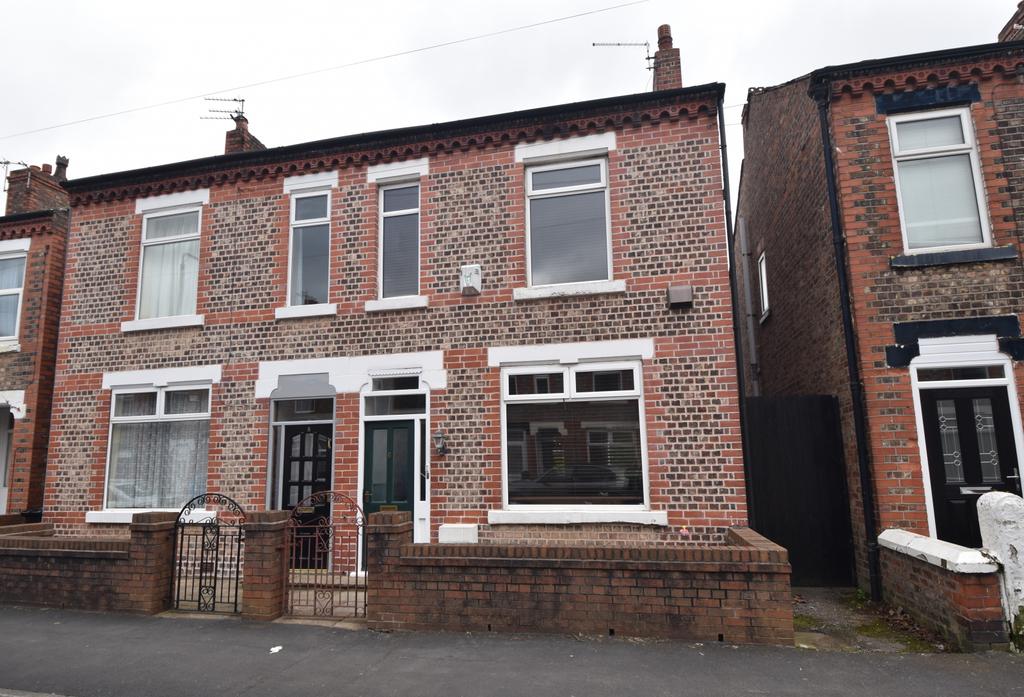 Alderley Road, Flixton, M41 2 bed semidetached house £299,950
