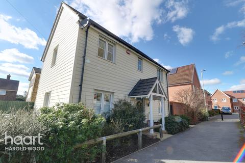 8 Dock Walk, Romford, RM3 7GR
