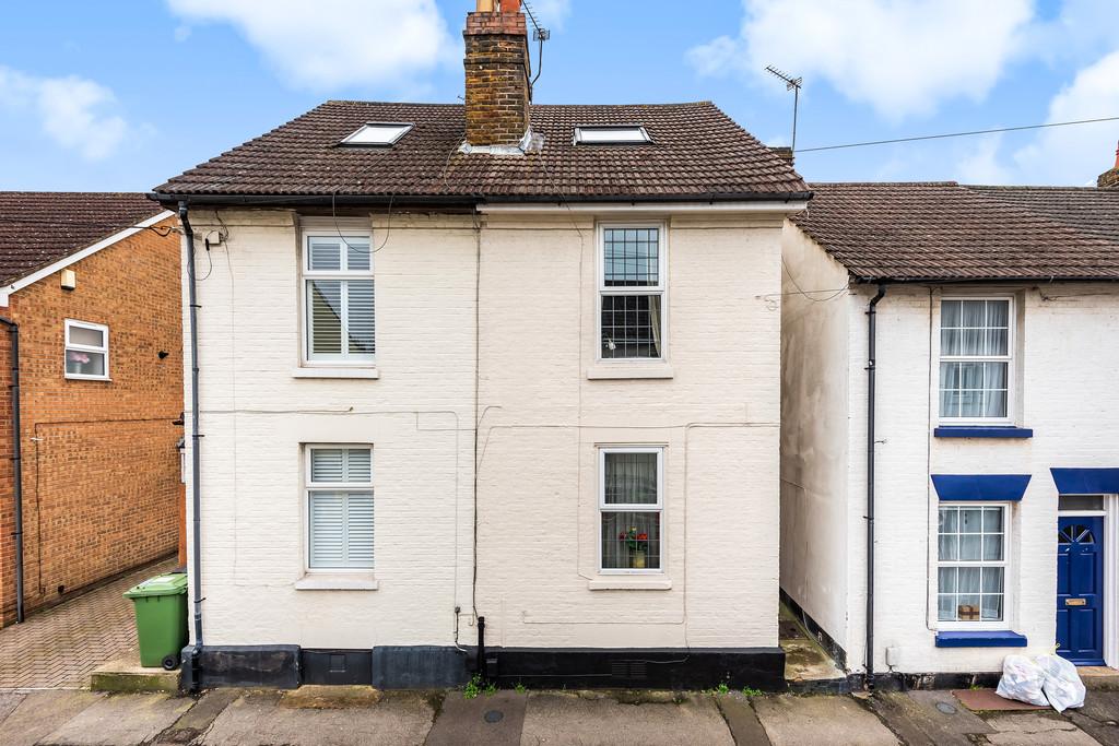 Thornhill Place, Maidstone 3 bed semidetached house £240,000