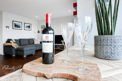 Flat 7, Newington Apartments Aden Grove, London, N16 9NJ