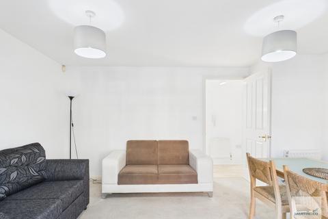 2 bedroom apartment to rent, Tudor Court, Walter Street