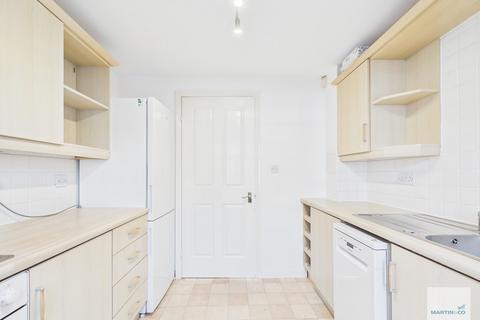 2 bedroom apartment to rent, Tudor Court, Walter Street
