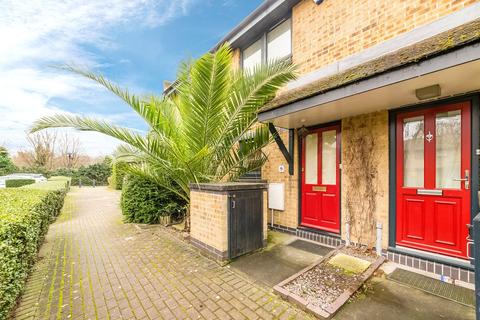 9 Undine Road, London, E14 9UW