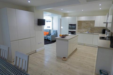12 Clarendon Close, Broadstone, BH18 9HR