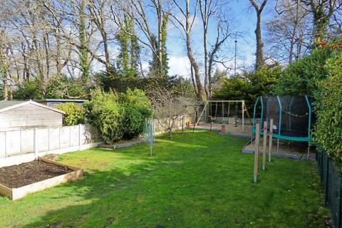 12 Clarendon Close, Broadstone, BH18 9HR