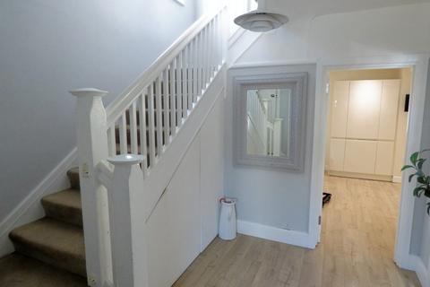 12 Clarendon Close, Broadstone, BH18 9HR