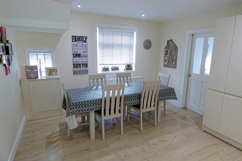 12 Clarendon Close, Broadstone, BH18 9HR