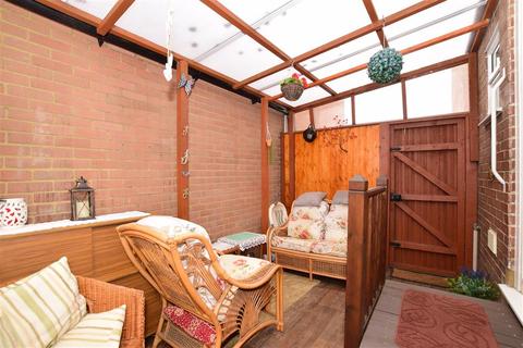 18 Constitution Hill, Snodland, ME6 5DH