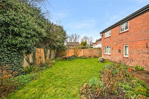 6 Broadhurst Drive, Kennington, Ashford, TN24 9RQ