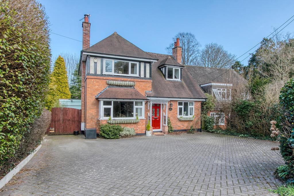 Stourbridge Road, Catshill, Bromsgrove, B61 9LH 3 bed detached house