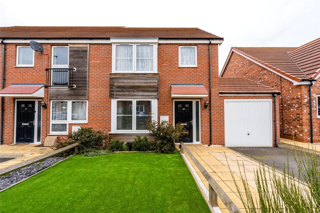 Sorrel Road, Grimsby, DN34 3 bed semidetached house £33,750