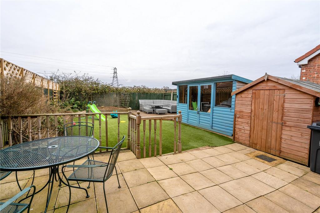 Sorrel Road, Grimsby, DN34 3 bed semidetached house £33,750