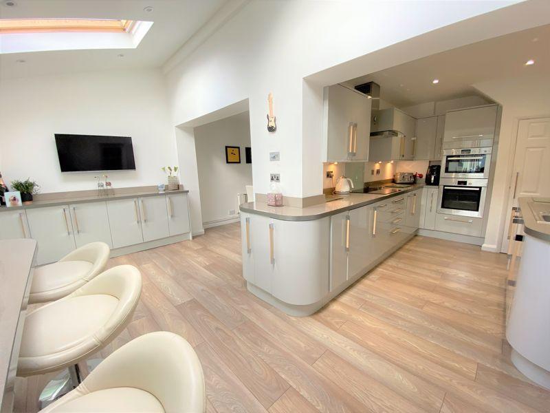 Allen Road, Hedge End, SO30 4EU 3 bed semidetached house £350,000