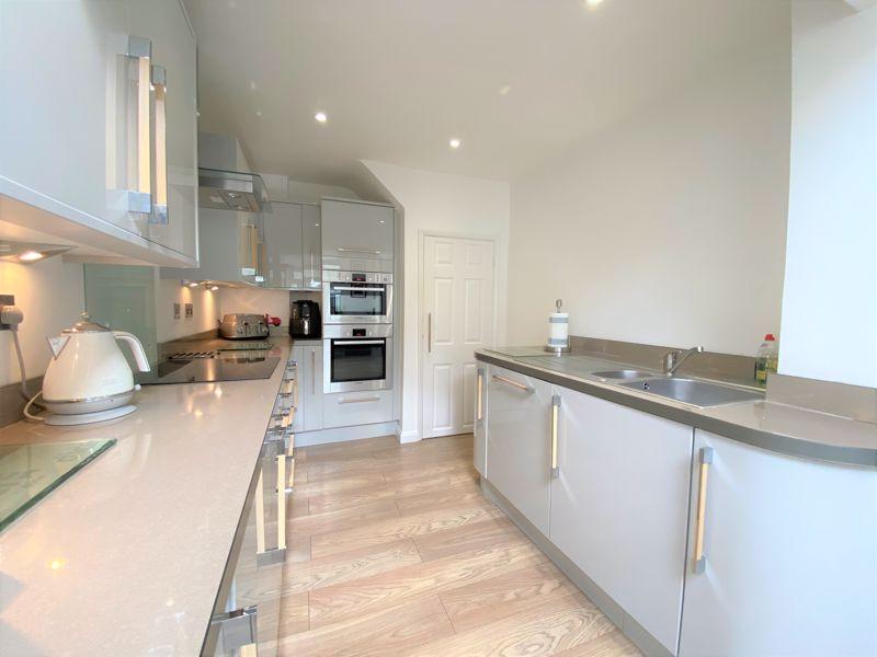 Allen Road, Hedge End, SO30 4EU 3 bed semidetached house £350,000