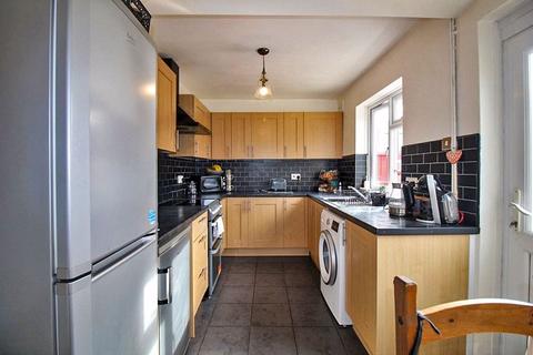 10 Challenor Avenue, Willenhall, WV13 3NE