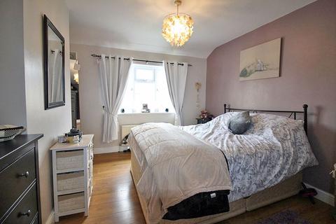 10 Challenor Avenue, Willenhall, WV13 3NE