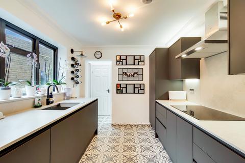 1 Forest View, Leytonstone, London, E11 3AP