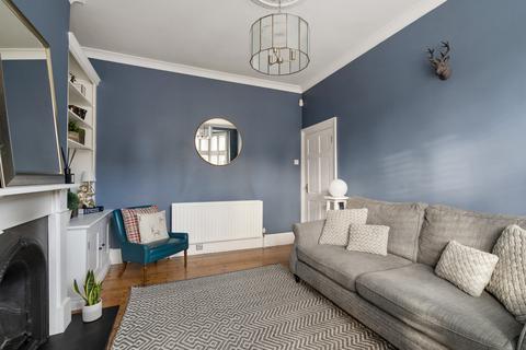 1b Wellesley Road, London, E11 2HG