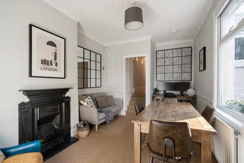 1b Wellesley Road, London, E11 2HG