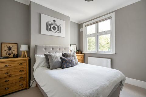 1b Wellesley Road, London, E11 2HG