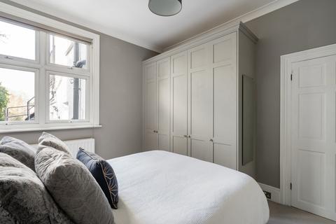 1b Wellesley Road, London, E11 2HG