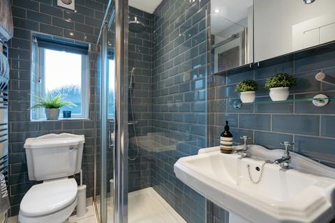 1b Wellesley Road, London, E11 2HG